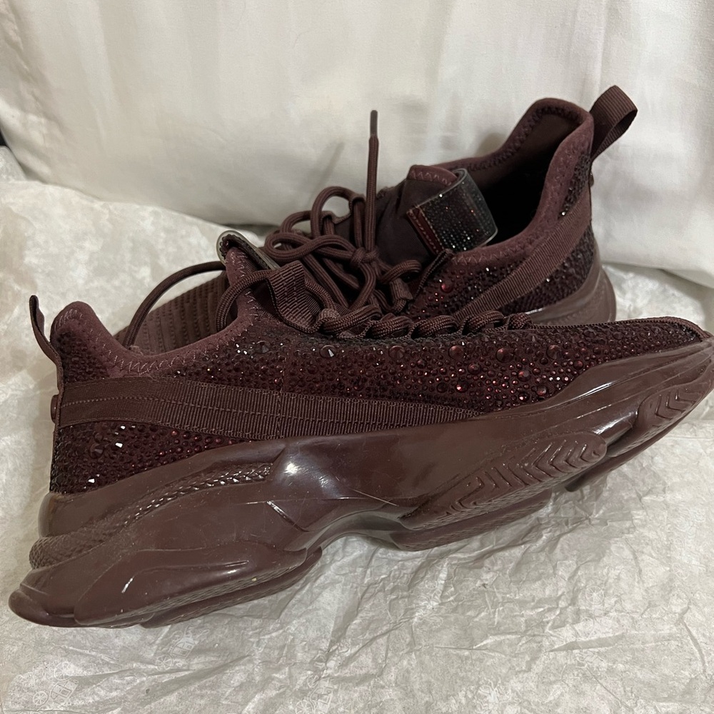 Steve Madden sz9 maroon Women's Sneakers